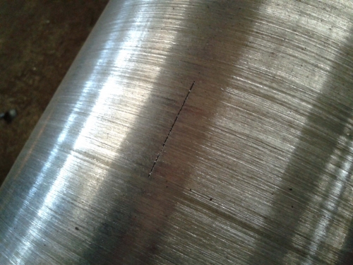 外表面的纵向伤