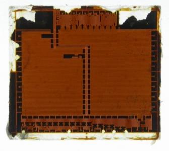 黑色不透明部分为导电箔